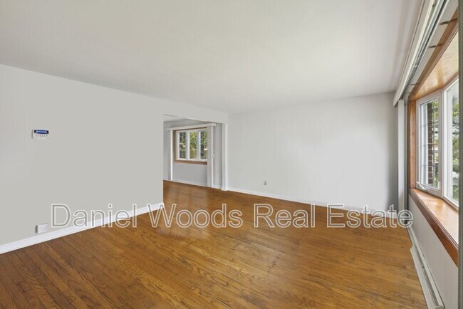 Foto del edificio - 49 Story Rd