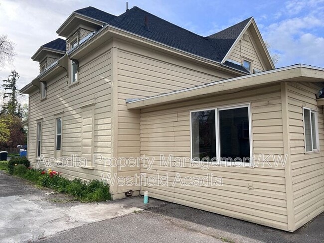 Building Photo - 172 N 300 W