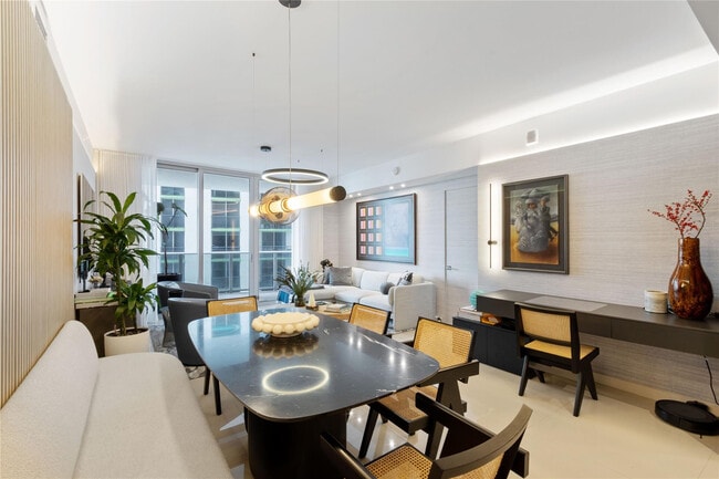 Foto del edificio - 488 NE 18th St