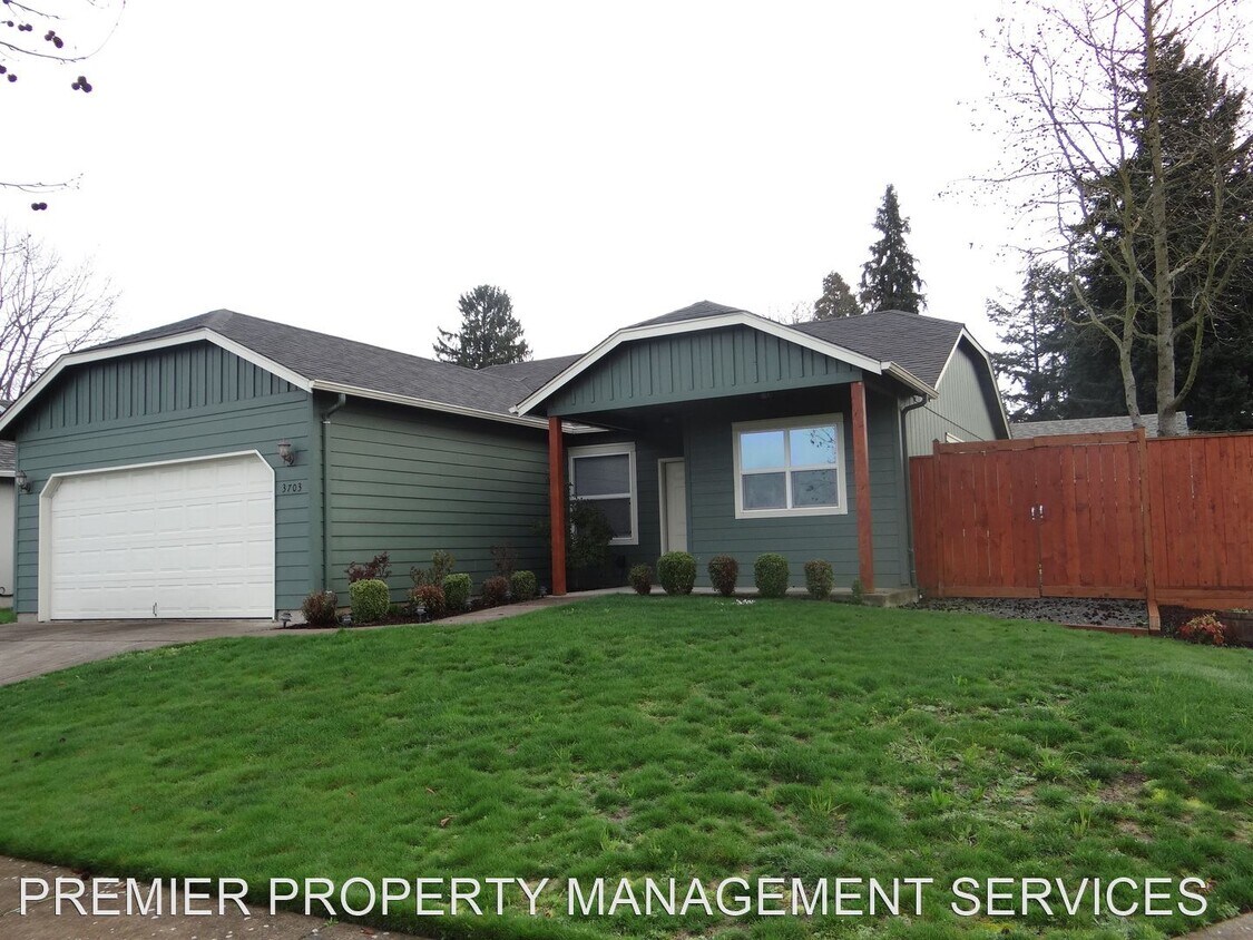 Foto principal - 3 br, 2 bath House - 3703 Century Drive