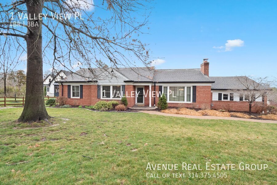 Primary Photo - Luxury 4-Bed Home in Coveted Ladue Neighbo...