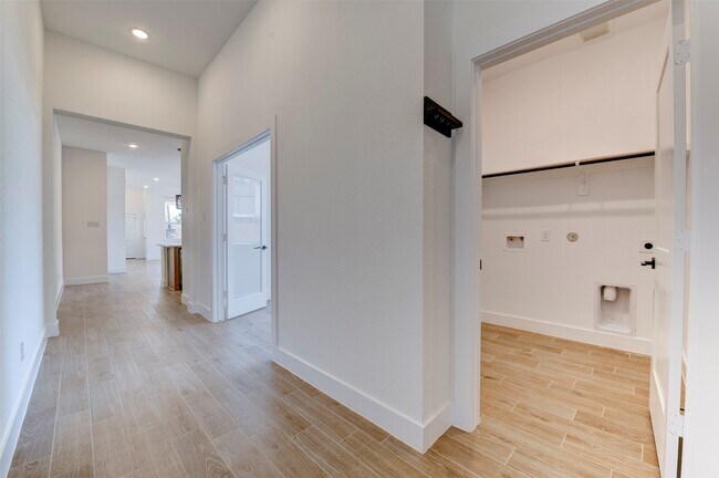 Building Photo - 156 Sea Foam Ct