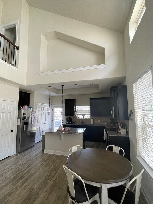 Foto del edificio - 3240 E Whitestone Blvd