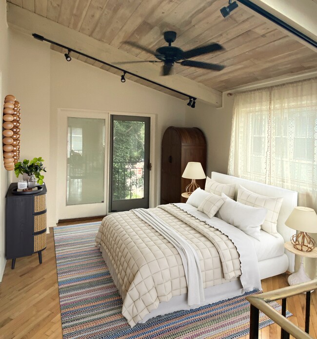 Foto del edificio - 2644 Green Bay Rd