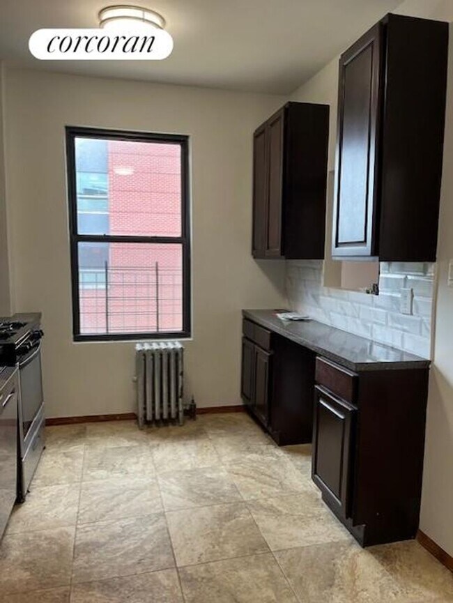 Foto del edificio - 821 Maple St