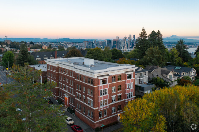 Aerial Photo - Queenview Apartments