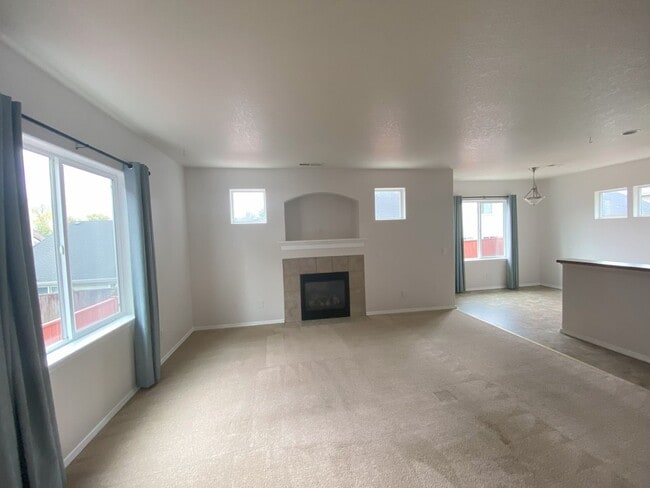 Building Photo - Coming Soon! Spacious Two Story Home In Ja...