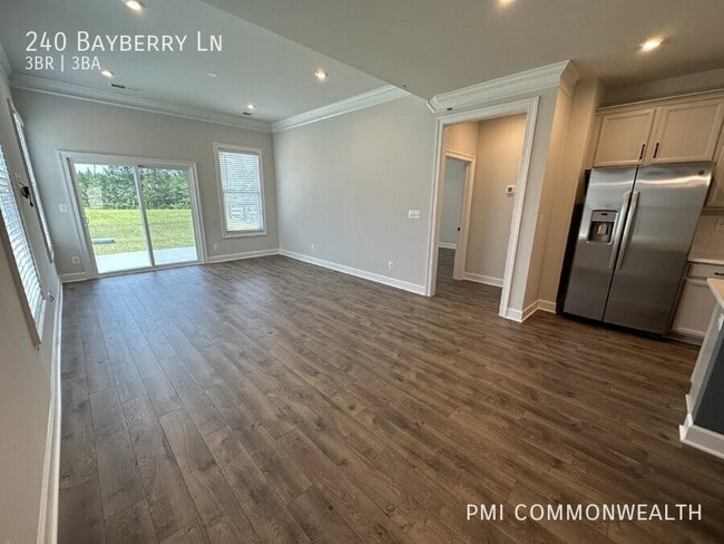 Building Photo - 240 Bayberry Ln