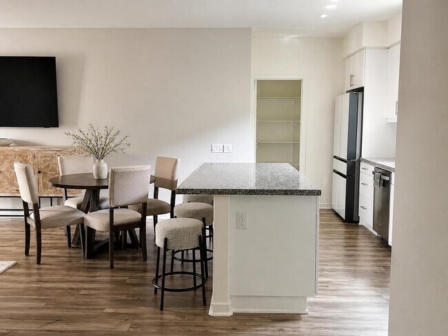 Foto del edificio - 8258 Spirit St