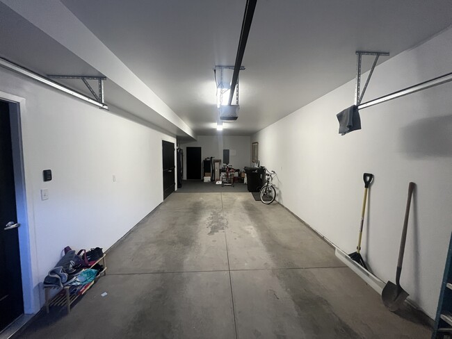 Building Photo - 006