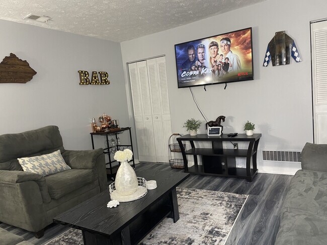 Foto del edificio - 123 Montmullin St