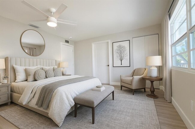 Foto del edificio - 5039 N Beach Rd