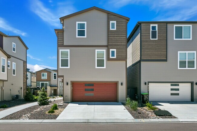 Rear Garage - 6351 Hijinks Ln