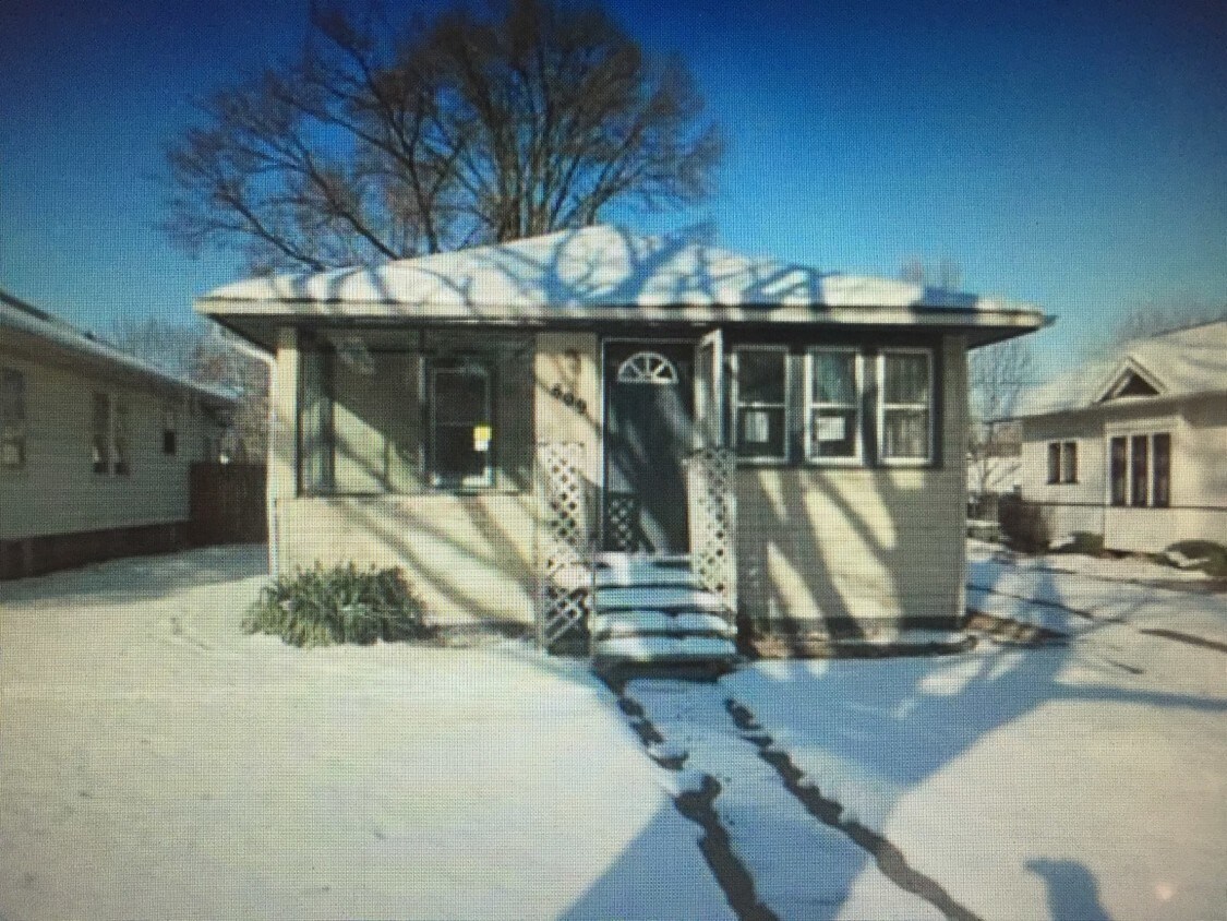 Primary Photo - 809 E Fairview Ave