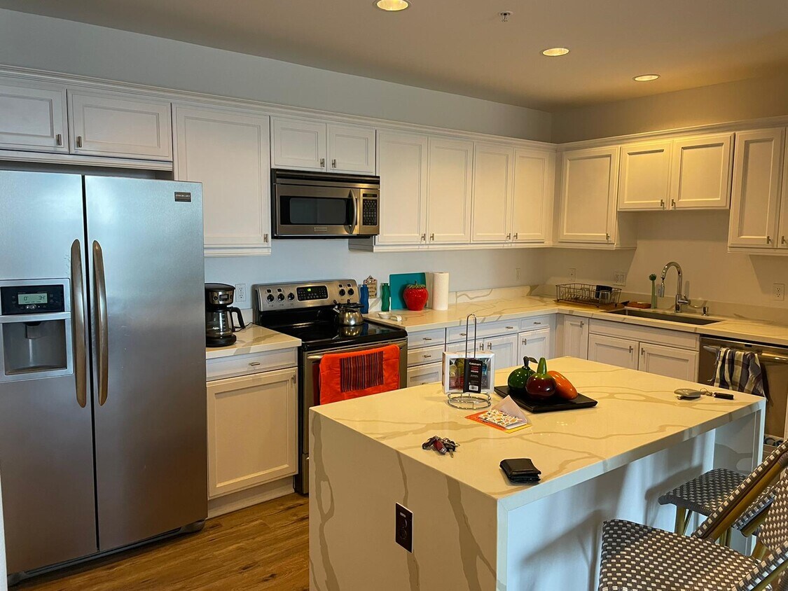 Foto principal - 3740 Santa Rosalia Dr