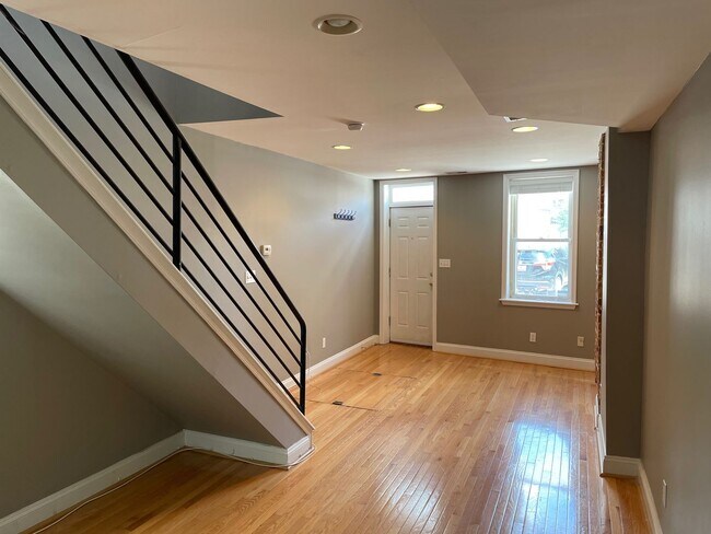 Foto del edificio - 1612 Elkins Ln