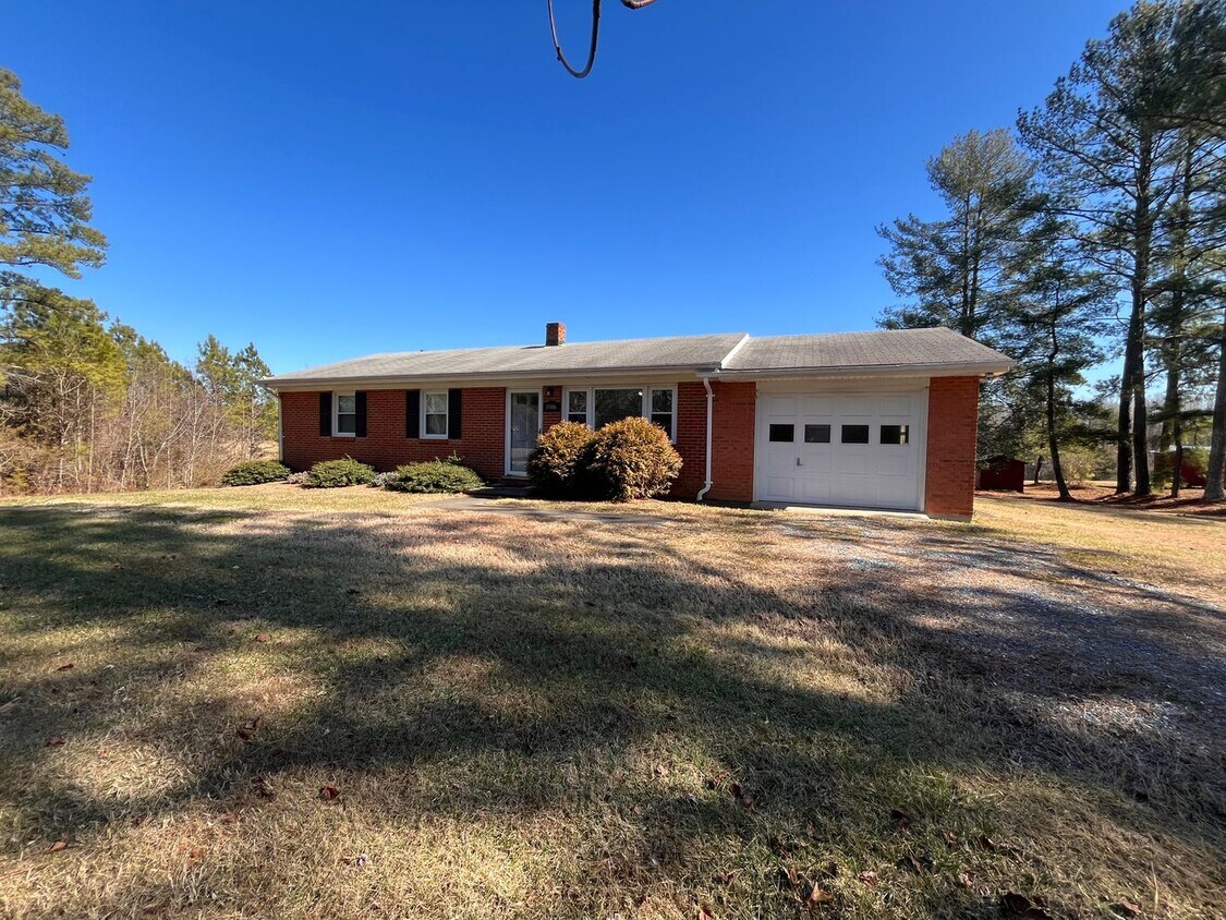 house in the country with finishe... House Rental in Gladys