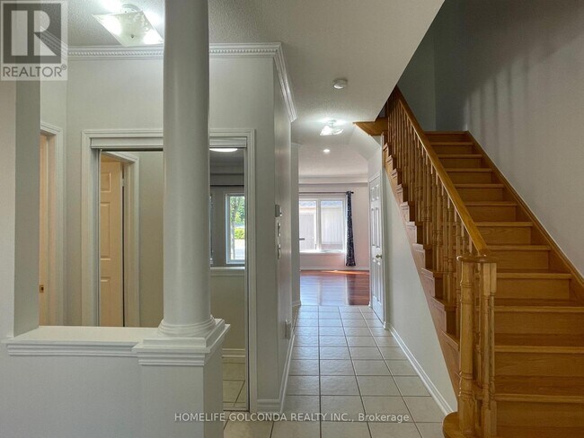 Building Photo - 847 Bur Oak Ave