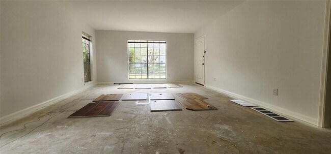 Foto del edificio - 2302 Robinhood St