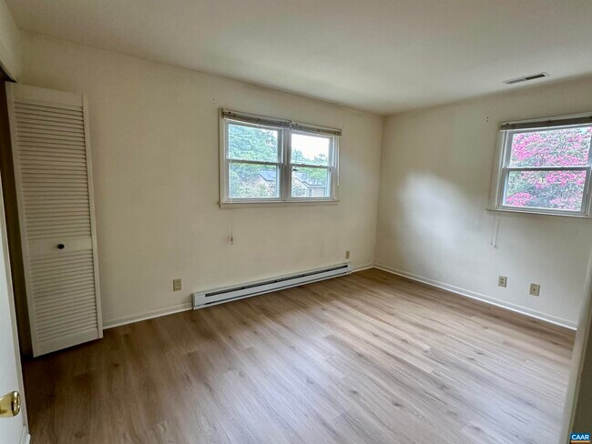 Building Photo - 106 Perry Dr