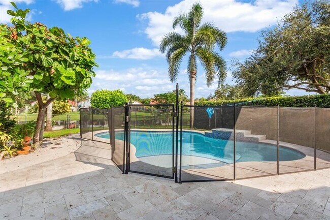 Foto del edificio - 9210 Oak Grove Cir