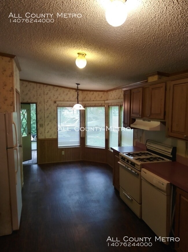 Foto del edificio - 24625 W Loyd St