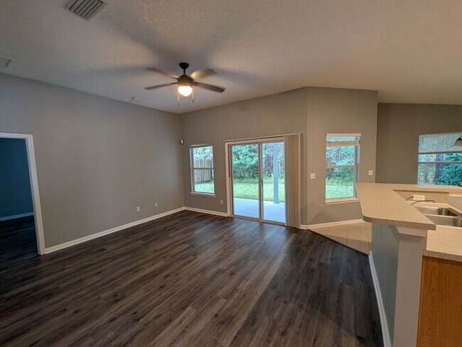 Foto del edificio - 712 N Edenbridge Way