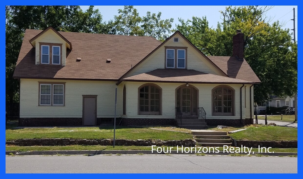 601 E Randolph St Unit Apt C, Kirksville, MO 63501 Apartments in