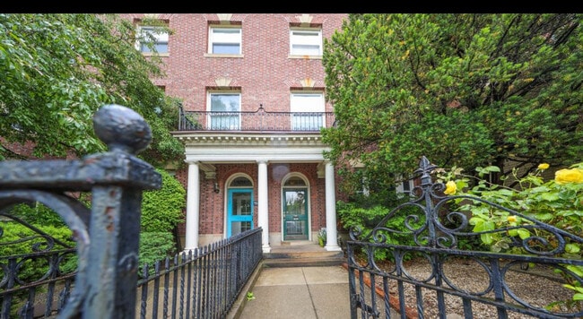Building Photo - 1712 Beacon St
