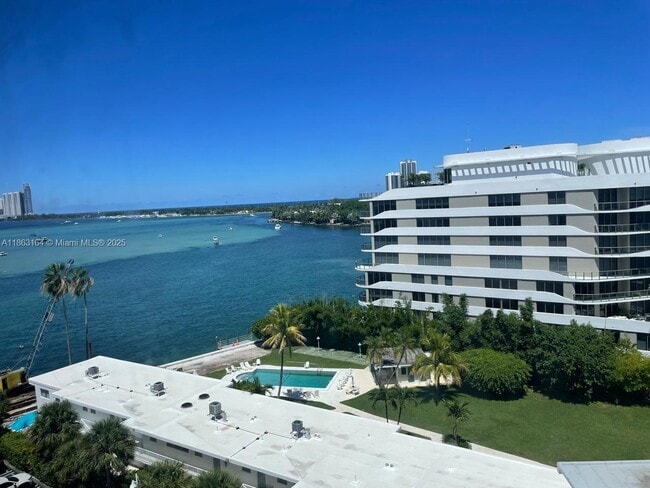Building Photo - 10350 W Bay Harbor Dr
