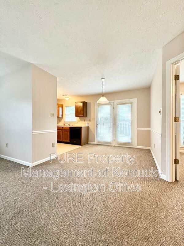 Building Photo - 3780 Kenesaw Dr