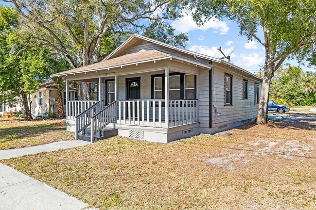 Building Photo - 1128 Belleair Rd