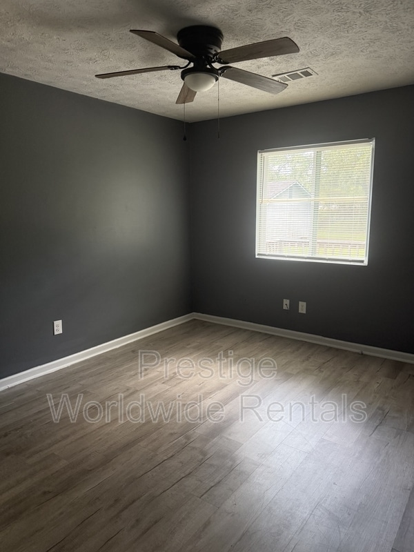 Building Photo - 4125 Sandfort Rd