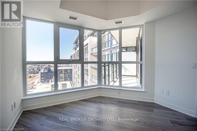 Building Photo - 405-405 Dundas St W