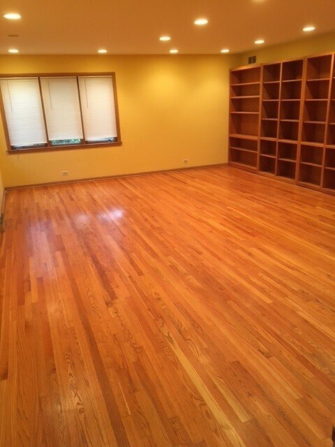 Living Room - 412 N Oak Park Ave
