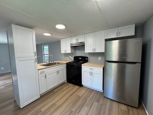 Foto del edificio - 3 Bedroom / 2 Bath Single-Wide Home – Live Oak, FL