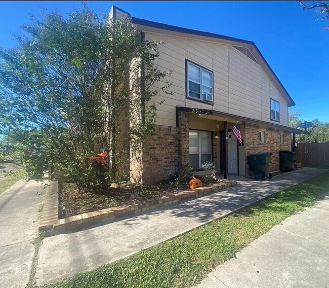 Foto del edificio - 3005 Lake Rd