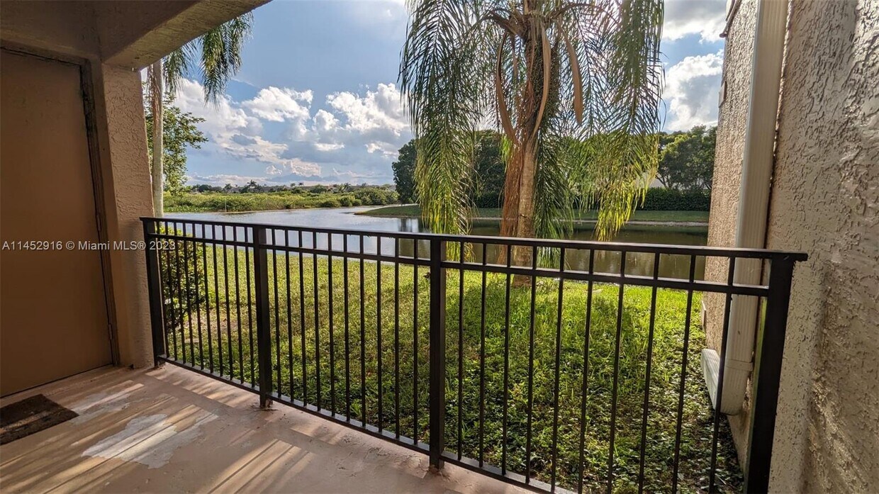 Foto principal - 160 SW 117th Ter