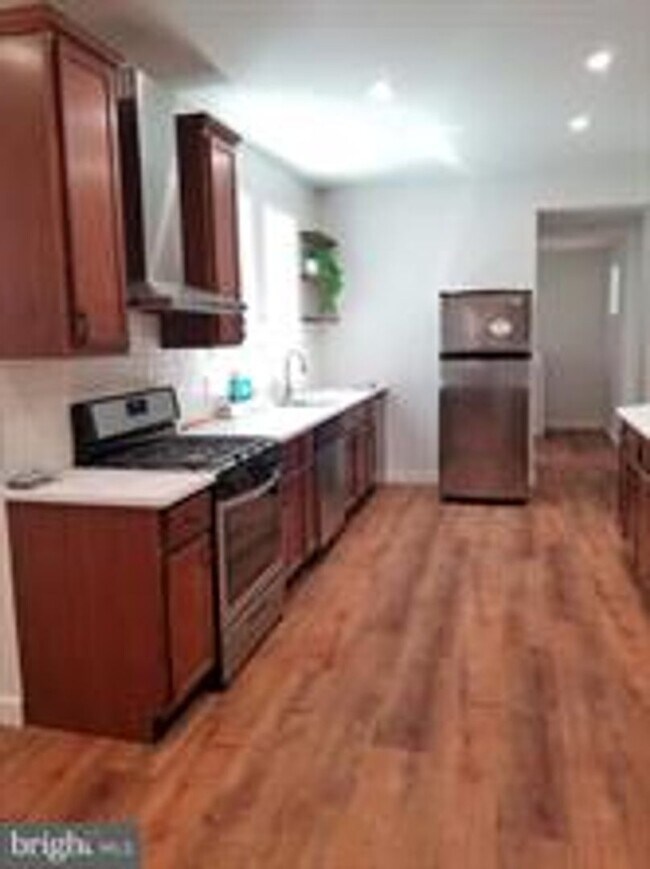 Foto del edificio - 3739 Midvale Ave