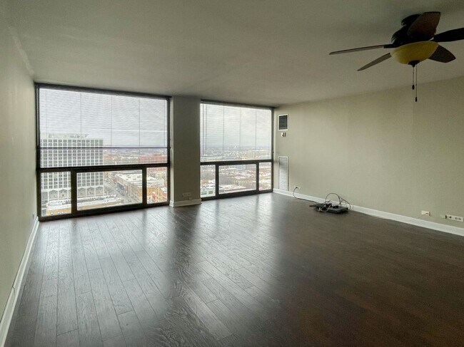 Foto del edificio - 4343 N Clarendon Ave