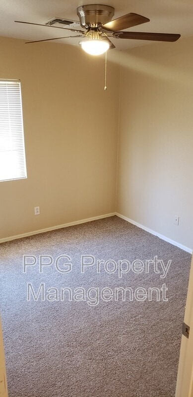Building Photo - 2434 S 83rd Dr