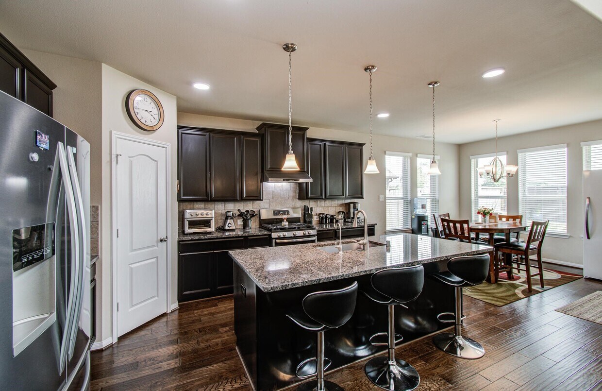 Foto principal - 7610 River Pass Dr