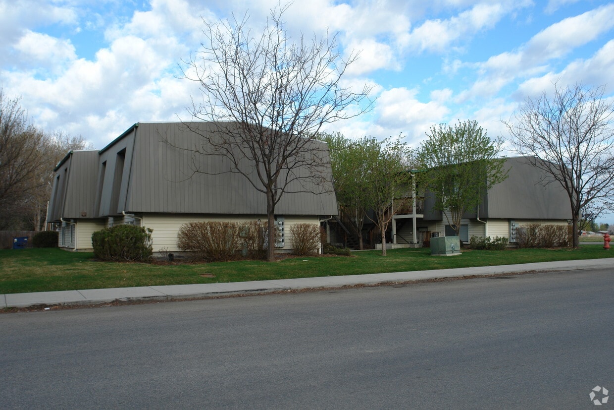 Building Photo - Kootenai Apartments