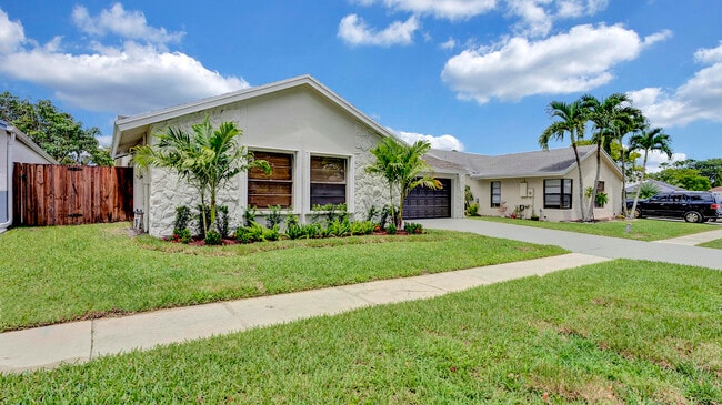 Building Photo - 20977 Country Creek Dr