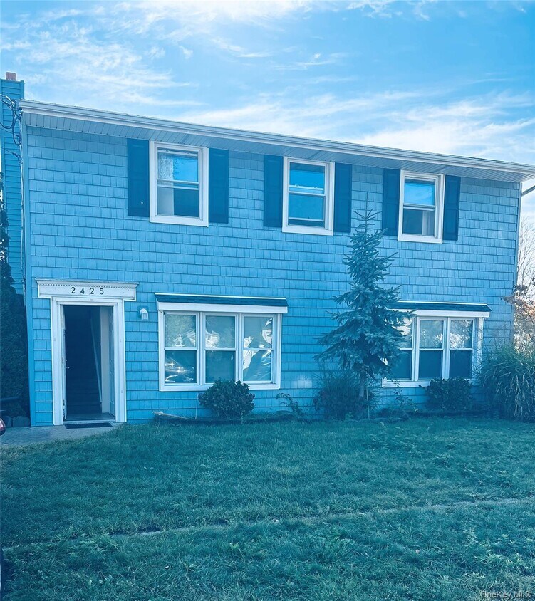 Foto principal - 2425 Jackson Ave