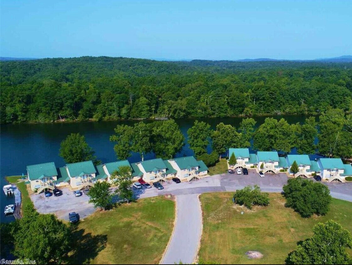 183 River Mill Ct, Hot Springs National Park, AR 71913 Townhome