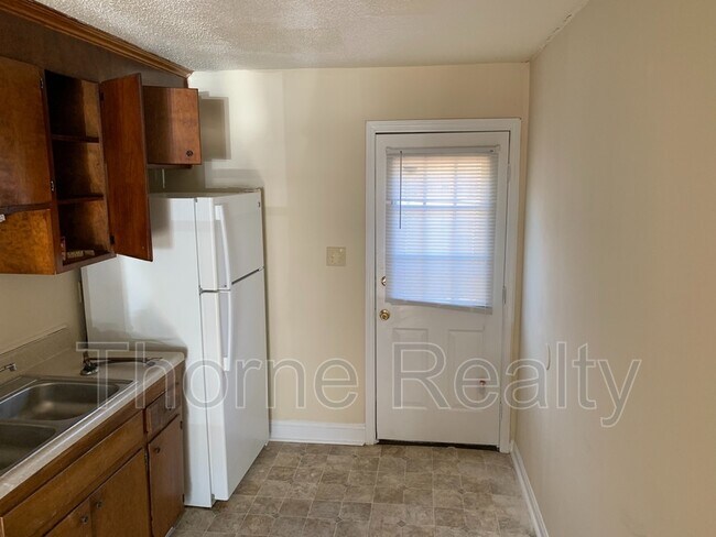 Foto del edificio - 1432 Barnes St