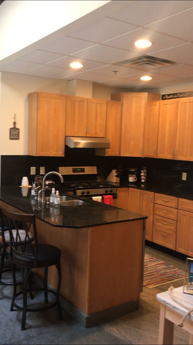 Building Photo - 323 W Fayette St