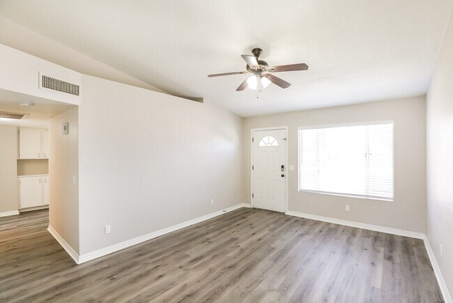 Foto del edificio - 1419 N Rowen