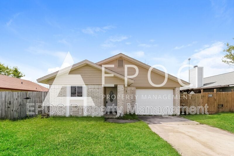 Primary Photo - 2208 Creekwood Dr